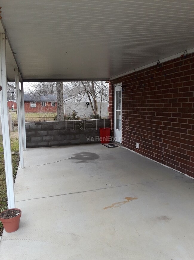 8602 Gary Wy in Louisville, KY - Building Photo - Building Photo