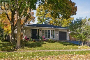 2251 Carol Rd in Oakville, ON - Building Photo