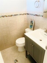 5170 SW 40th Ave in Fort Lauderdale, FL - Building Photo - Building Photo