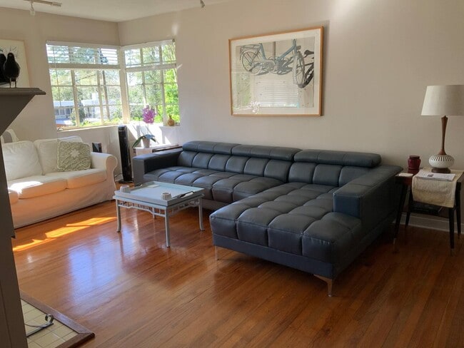 property at 1521 Marion Ave