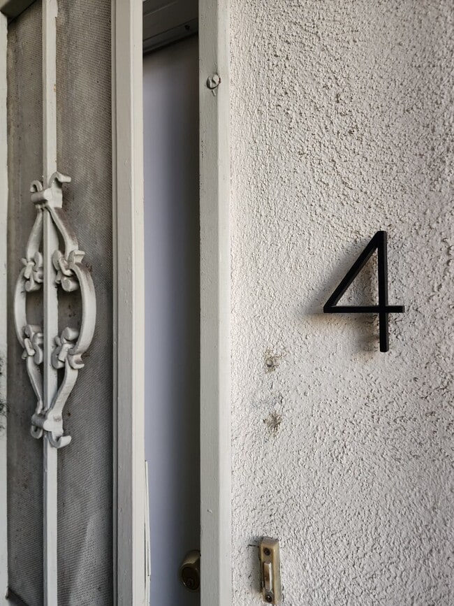 701 S Osage Ave, Unit 4 in Inglewood, CA - Building Photo - Building Photo