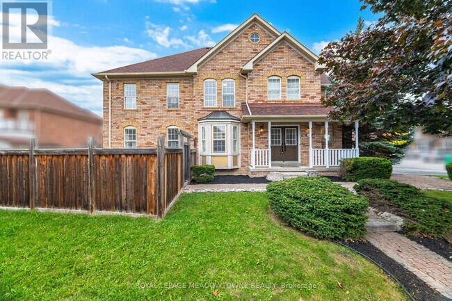 1137 Meadowgrove Ct in Mississauga, ON - Building Photo - Building Photo