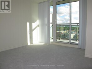 88 Grangeway Ave in Toronto, ON - Building Photo - Building Photo