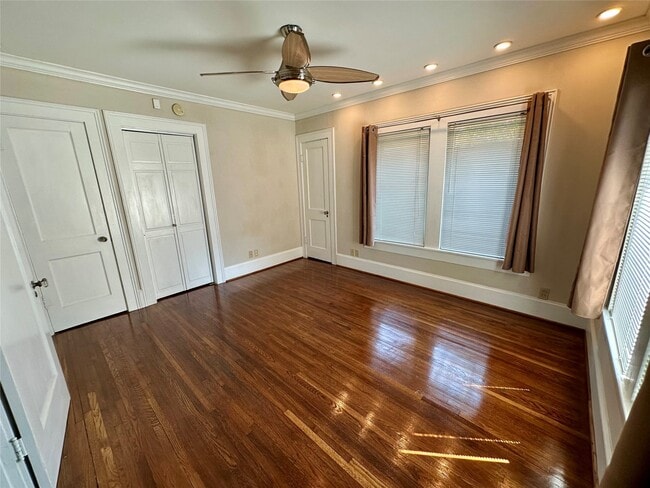property at 2614 White Oak Dr