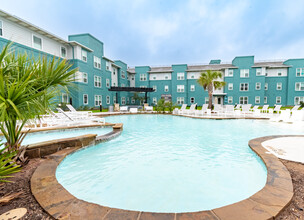 Cambridge Hall at College Station in College Station, TX - Foto de edificio - Building Photo