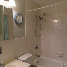 7843 Glenwood Dr N in Liverpool, NY - Building Photo - Building Photo