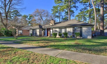 14807 Forest Lodge Dr in Houston, TX - Building Photo - Building Photo