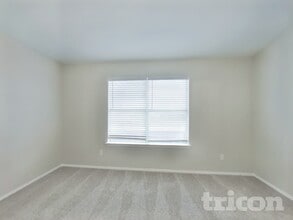 8227 Radial Ct in Rosharon, TX - Foto de edificio - Building Photo