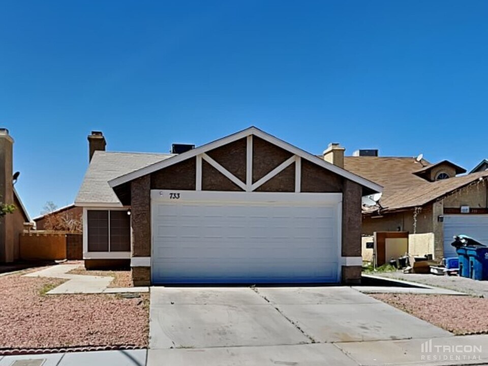 733 Reagan Dr in Las Vegas, NV - Building Photo