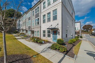 313 Skylar Way SE in Atlanta, GA - Building Photo - Building Photo