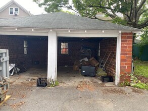 43 Pequossette St, Unit 1 in Watertown, MA - Foto de edificio - Building Photo