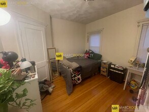 10 Pinkham Rd, Unit 2 in Medford, MA - Foto de edificio - Building Photo