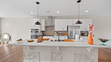 11054 Ligon Mill Rd in Wake Forest, NC - Foto de edificio - Building Photo