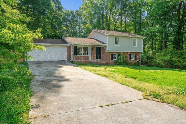 property at 4780 Bell Cir SE