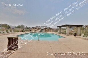 160 N Sandal in Mesa, AZ - Building Photo