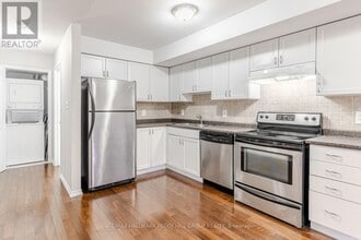 15 Cheltenham Rd in Barrie, ON - Building Photo - Building Photo