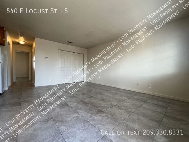 540 Locust St in Lodi, CA - Building Photo - Building Photo