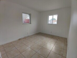 3961 SW 51st St in Fort Lauderdale, FL - Building Photo - Building Photo