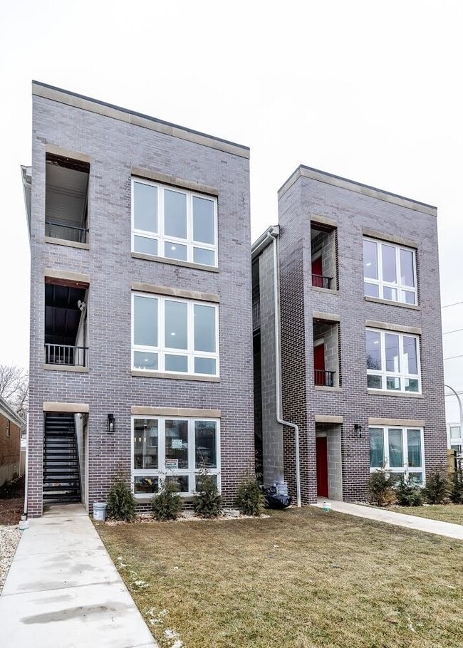 property at 1232 S Fairfield Ave