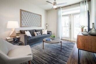 Latitude At Presidio in Cedar Park, TX - Foto de edificio - Building Photo