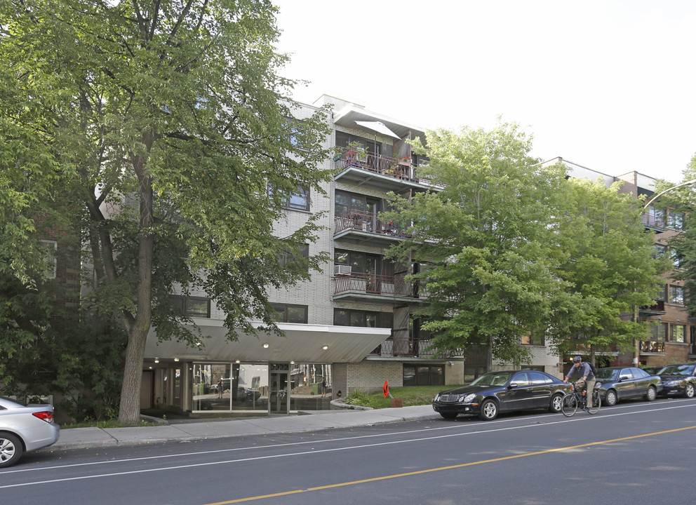 3333 Édouard-Montpetit in Montréal, QC - Building Photo