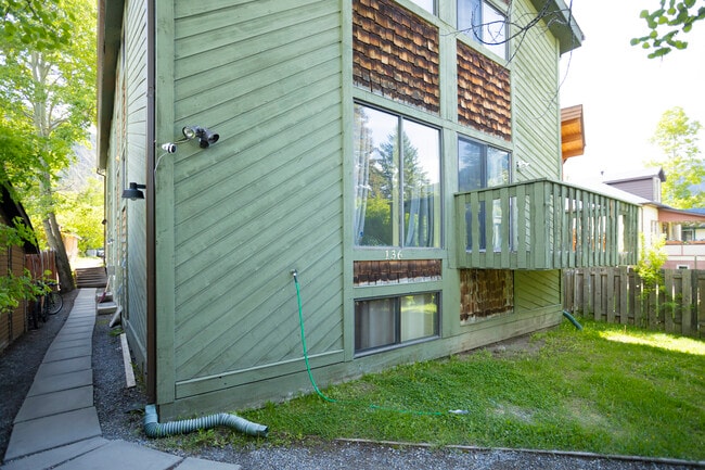 136 Muskrat St