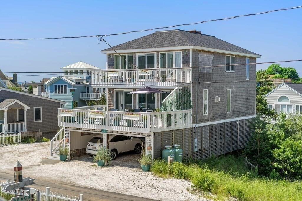 30 Annapolis Way in Newbury, MA - Building Photo