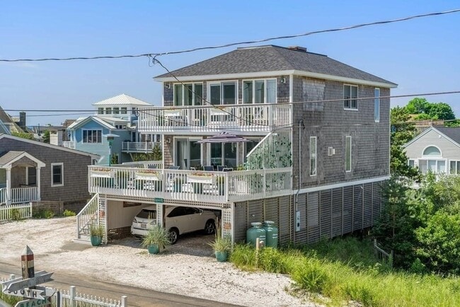 property at 30 Annapolis Way