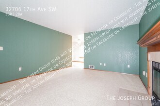 32706 17th Ave SW in Federal Way, WA - Building Photo - Building Photo