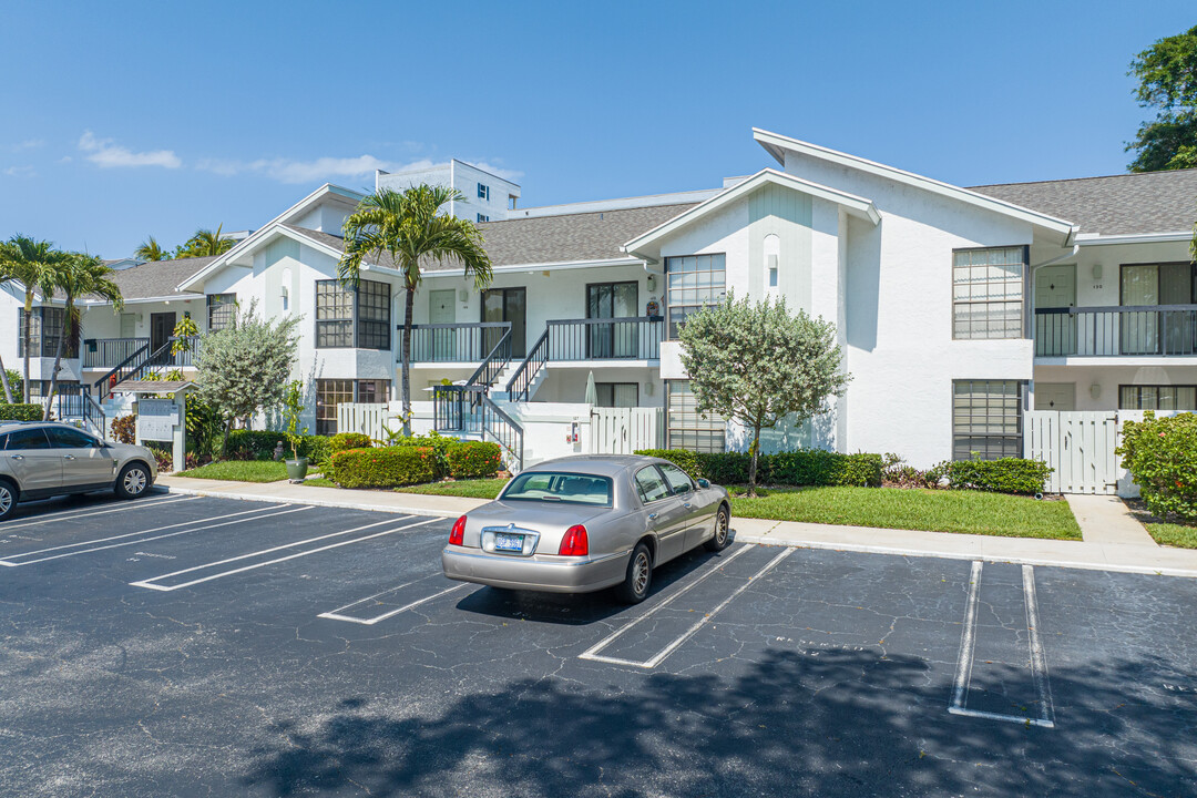 Domaine Delray in Delray Beach, FL - Building Photo