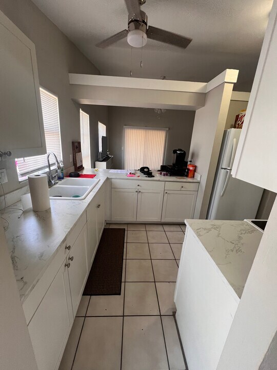1014 Diplomat Pkwy E in Cape Coral, FL - Building Photo