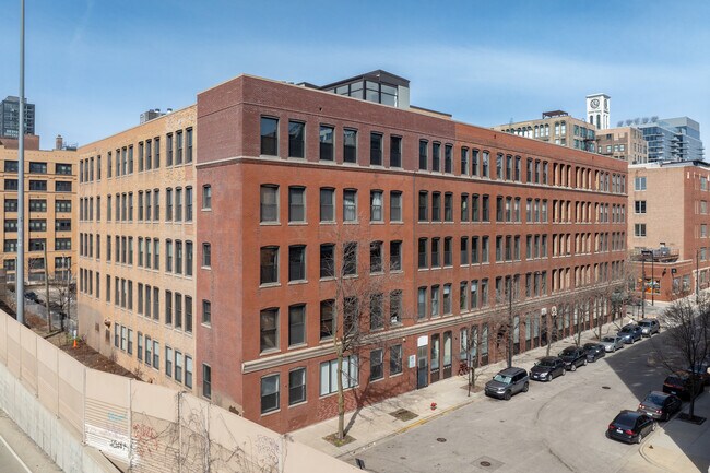 845 W Van Buren St in Chicago, IL - Foto de edificio - Building Photo