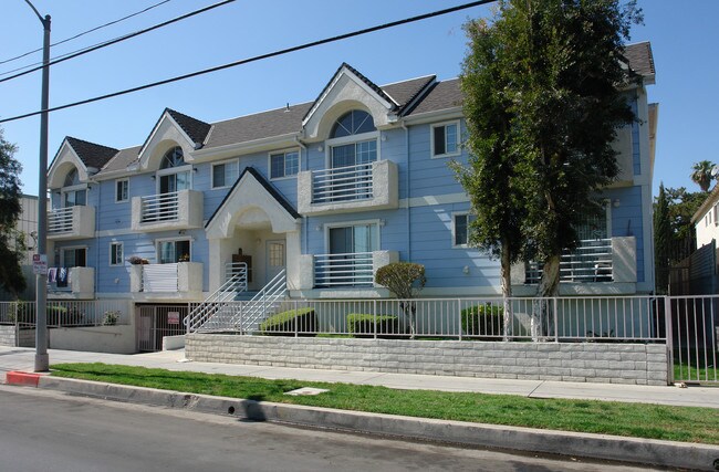7901 Willis Ave in Van Nuys, CA - Building Photo - Building Photo