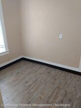 1111 Sanford St in Muskegon, MI - Building Photo - Building Photo