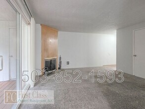 3648 SW Beaverton Hillsdale Hwy in Portland, OR - Building Photo - Building Photo