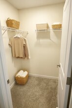 1246 Plum Bnd SW in Edmonton, AB - Building Photo - Building Photo