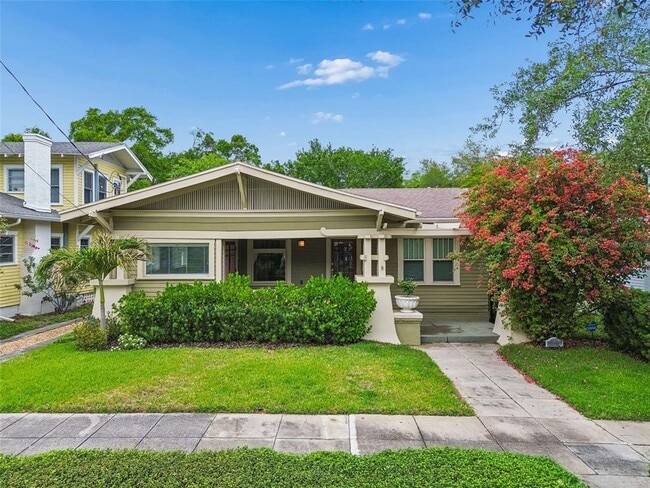 property at 1107 W Horatio St