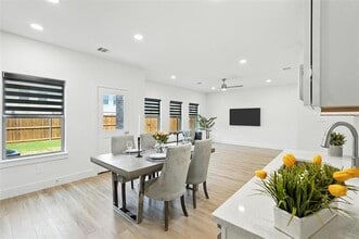 124 Pinkie Holmes Dr in Grand Prairie, TX - Building Photo - Building Photo