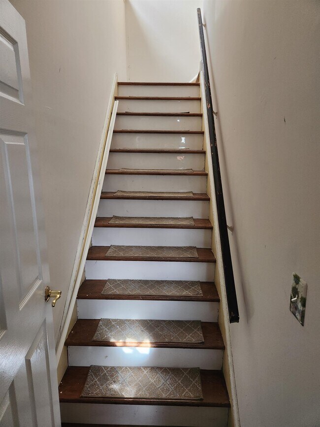 71 Linnet St in Bayonne, NJ - Building Photo - Building Photo