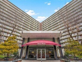 61-25 97th St in Queens, NY - Building Photo