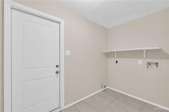 14 S Casa Linda St in McAllen, TX - Building Photo - Building Photo