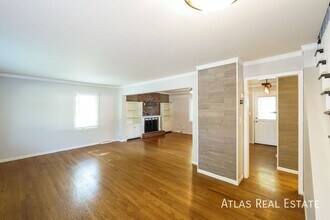 6001 W 103rd St in Overland Park, KS - Building Photo - Building Photo