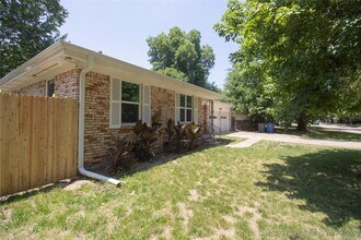 5678 S Yorktown Pl, Unit #1 in Tulsa, OK - Building Photo - Building Photo