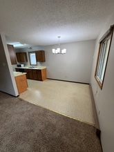 716 Great Plains Ct in Grand Forks, ND - Building Photo - Building Photo