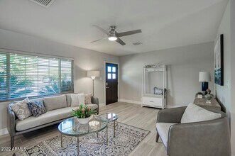 4233 E Mulberry Dr in Phoenix, AZ - Building Photo - Building Photo