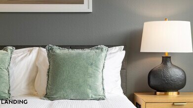 909 Mansion Dr in Frederick, MD - Foto de edificio - Building Photo