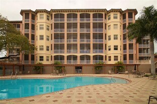 5591 Cannes Cir in Sarasota, FL - Building Photo