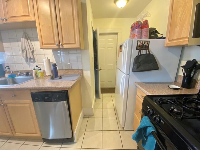 355 Western Ave, Unit 3 in Cambridge, MA - Building Photo - Building Photo