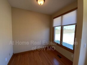 5591 N 17th St in Ozark, MO - Building Photo - Building Photo