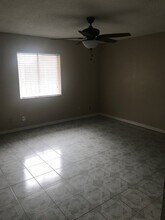 2700 N 28th 1/2 in McAllen, TX - Foto de edificio - Building Photo